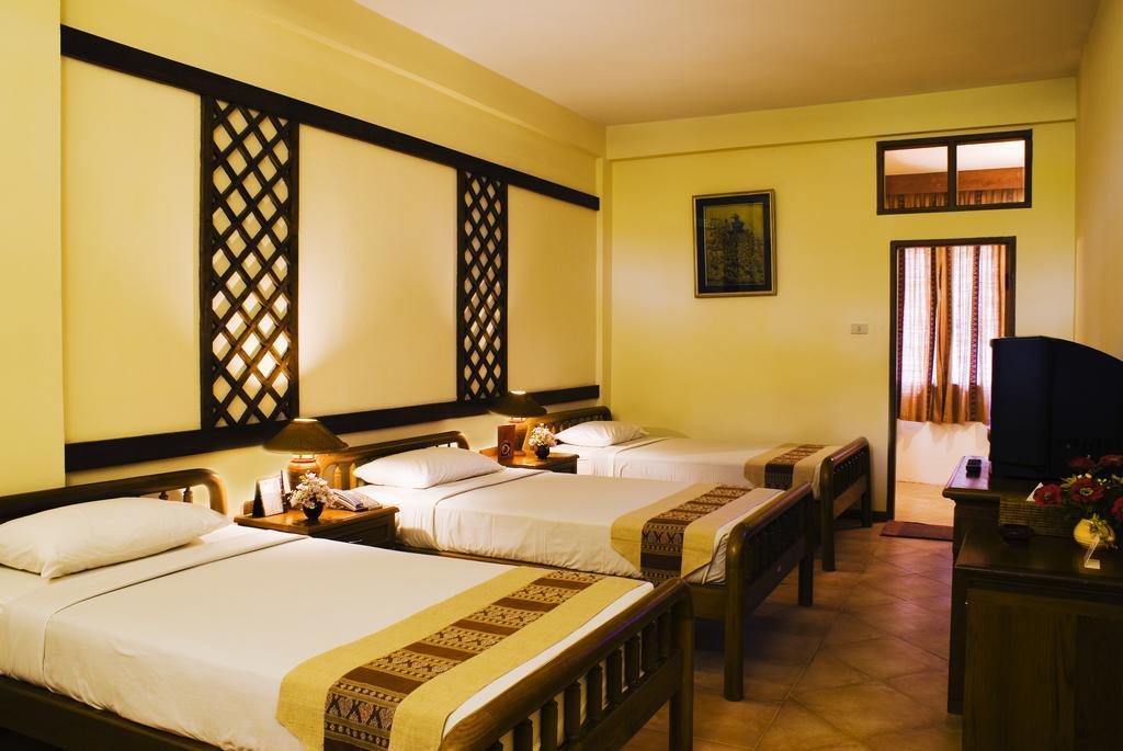 Sunny Paradise Resort Ngwesaung Buitenkant foto