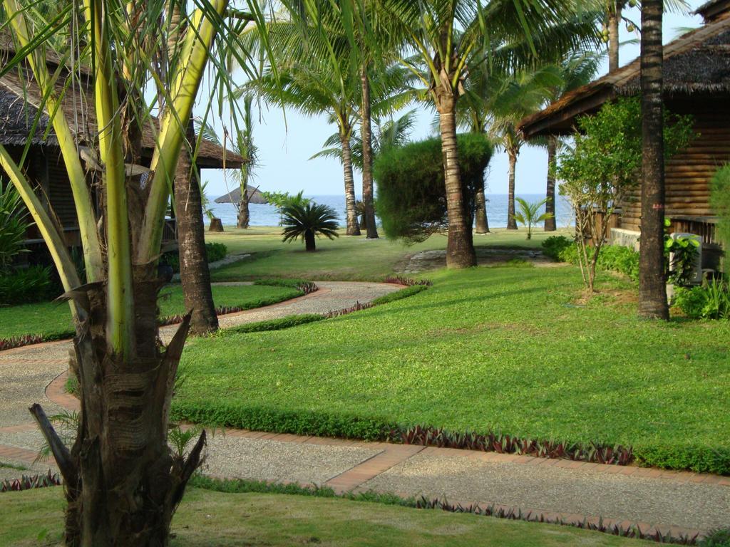 Sunny Paradise Resort Ngwesaung Buitenkant foto