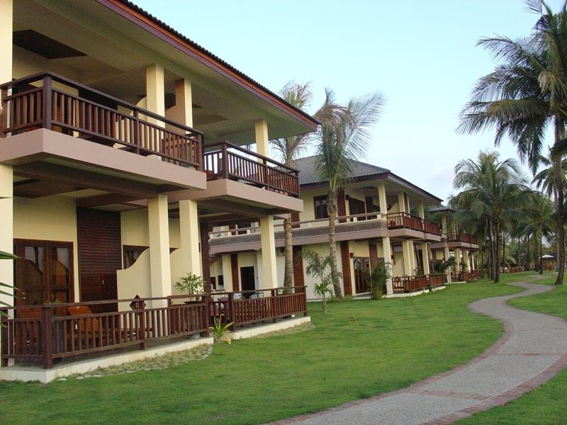 Sunny Paradise Resort Ngwesaung Buitenkant foto