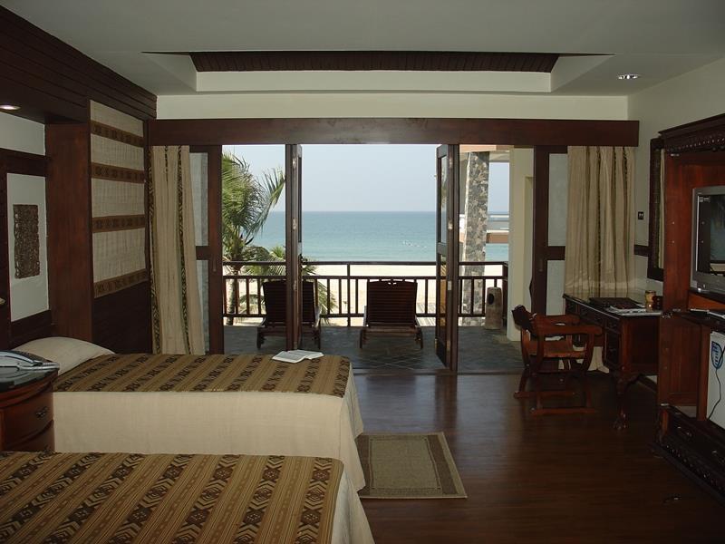 Sunny Paradise Resort Ngwesaung Buitenkant foto